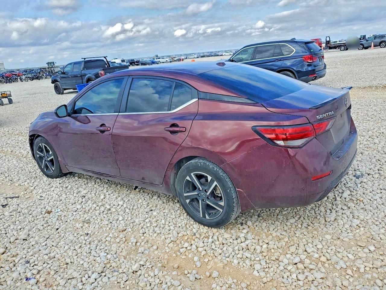2024 NISSAN SENTRA SV photo 2