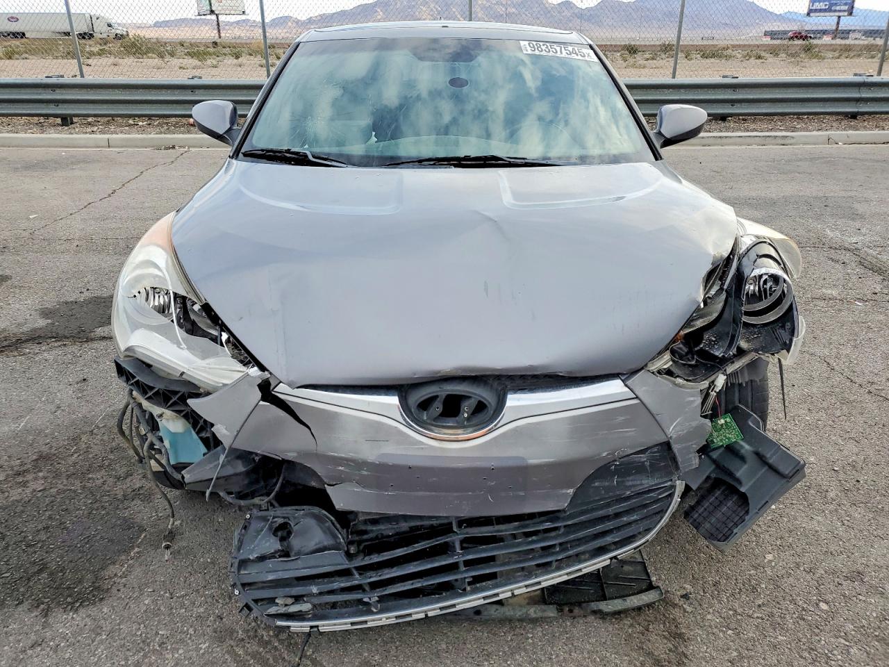 2017 HYUNDAI VELOSTER VALUE EDITION photo 5
