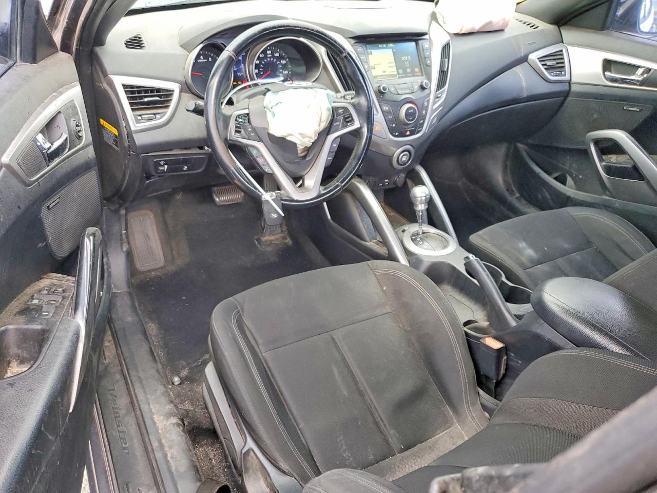 2017 HYUNDAI VELOSTER VALUE EDITION photo 8