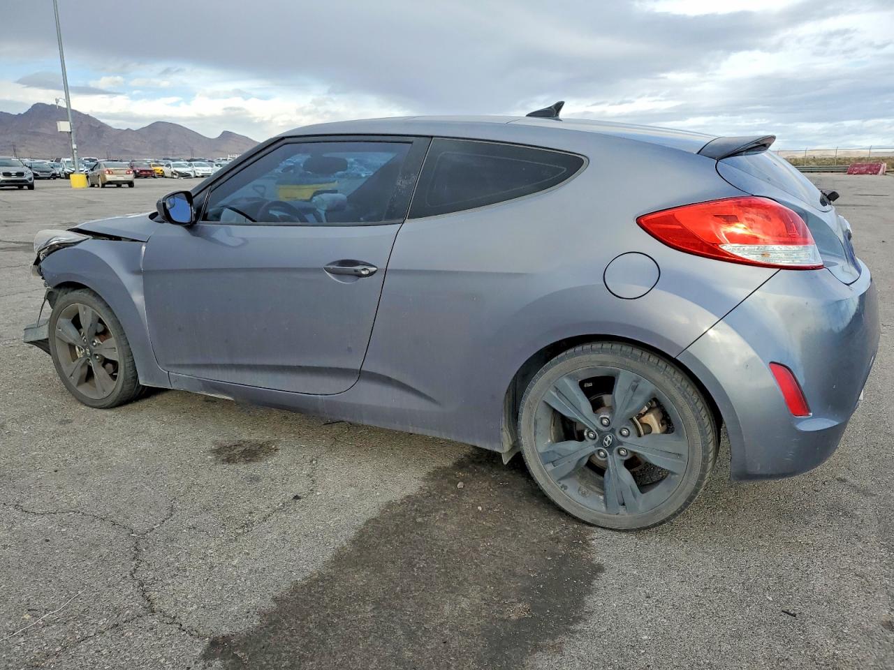 2017 HYUNDAI VELOSTER VALUE EDITION photo 2