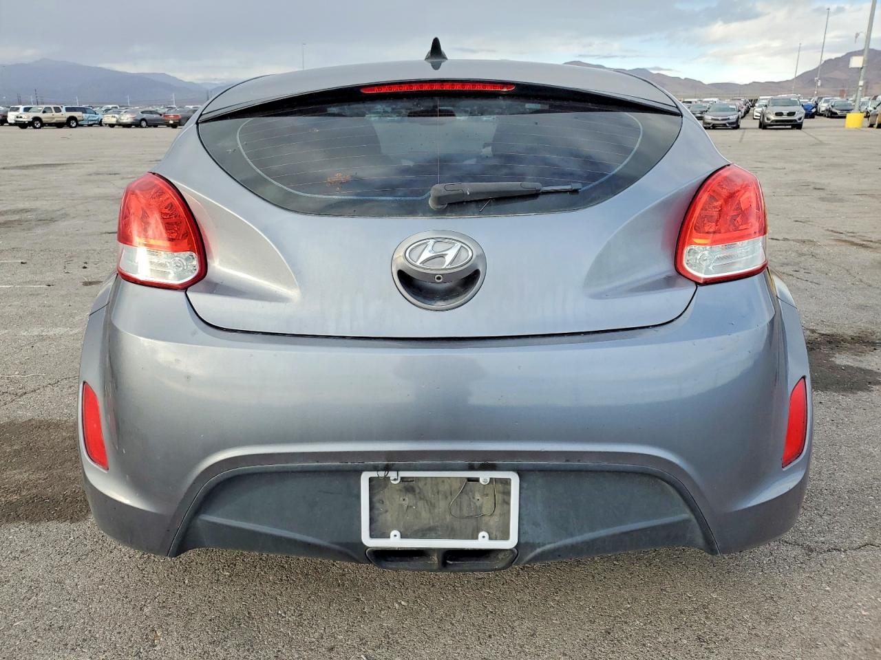 2017 HYUNDAI VELOSTER VALUE EDITION photo 6