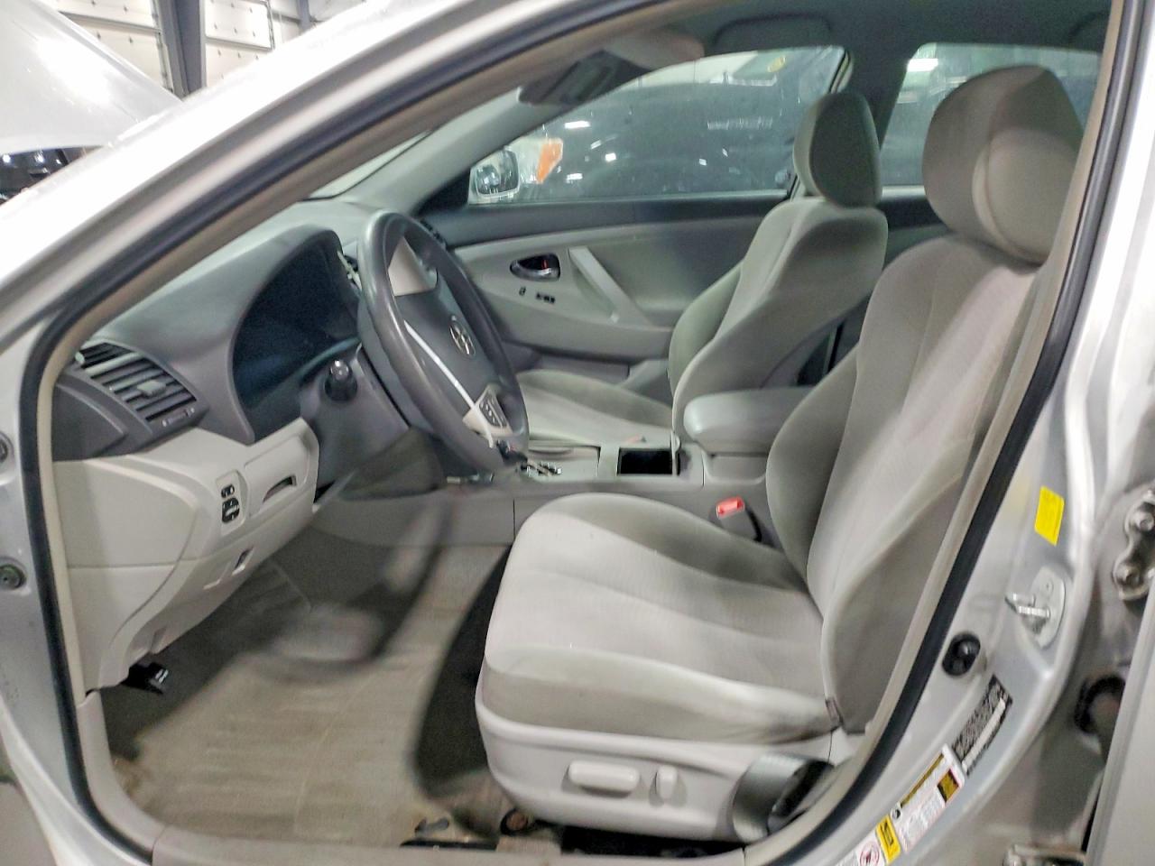 2011 TOYOTA CAMRY BASE photo 7
