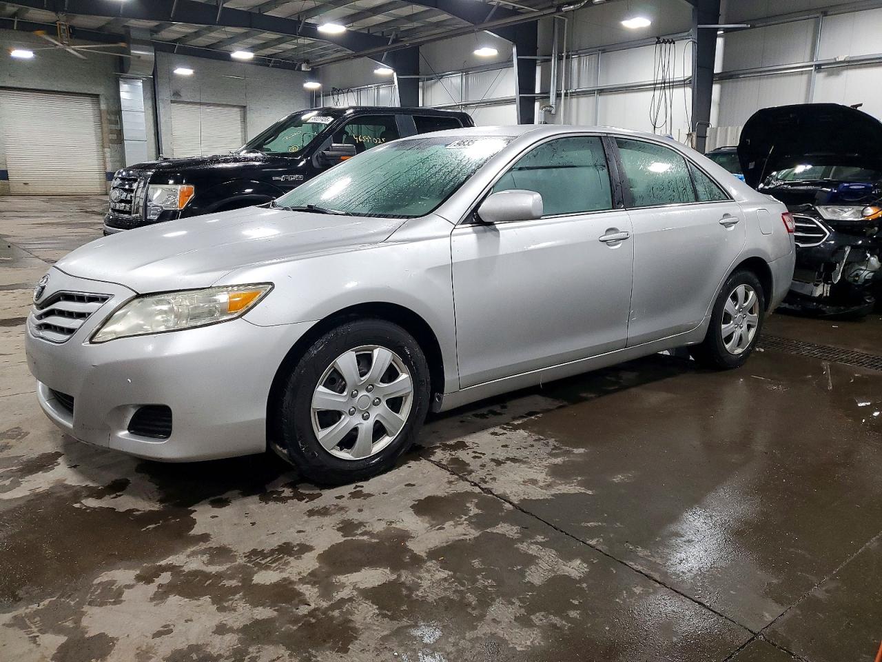 2011 TOYOTA CAMRY
