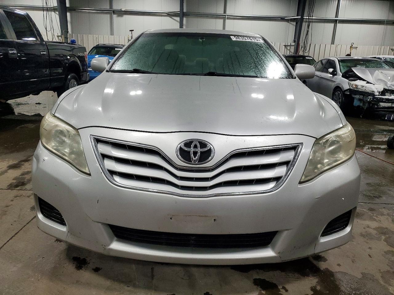 2011 TOYOTA CAMRY BASE photo 5