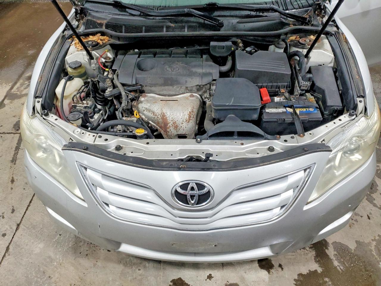 2011 TOYOTA CAMRY BASE photo 11