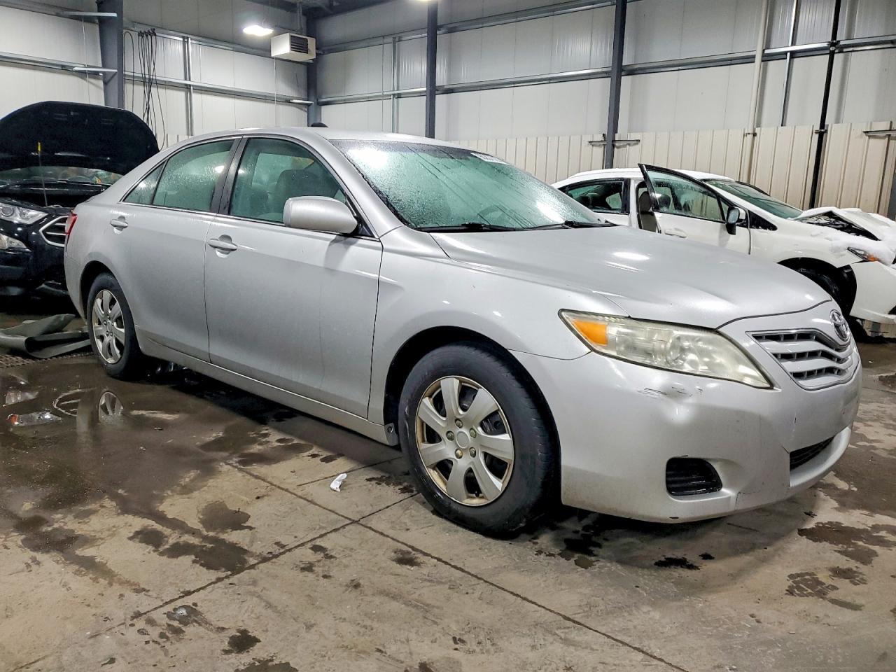 2011 TOYOTA CAMRY BASE photo 4