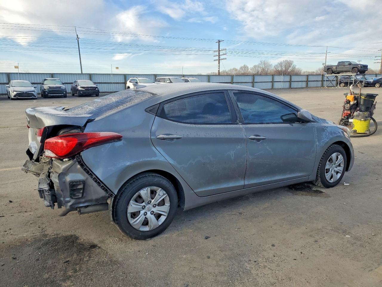 2016 HYUNDAI ELANTRA photo 3