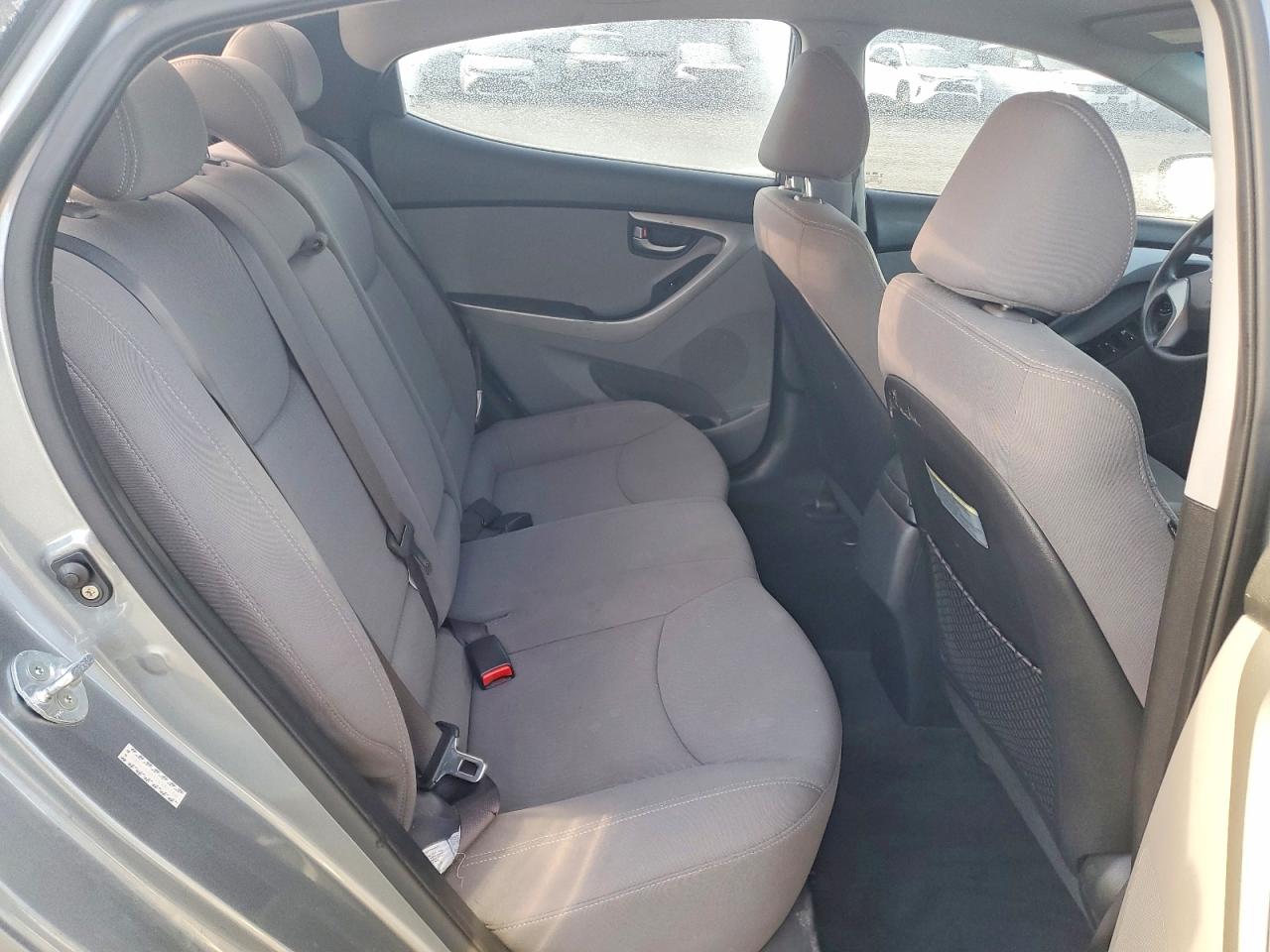 2016 HYUNDAI ELANTRA photo 10