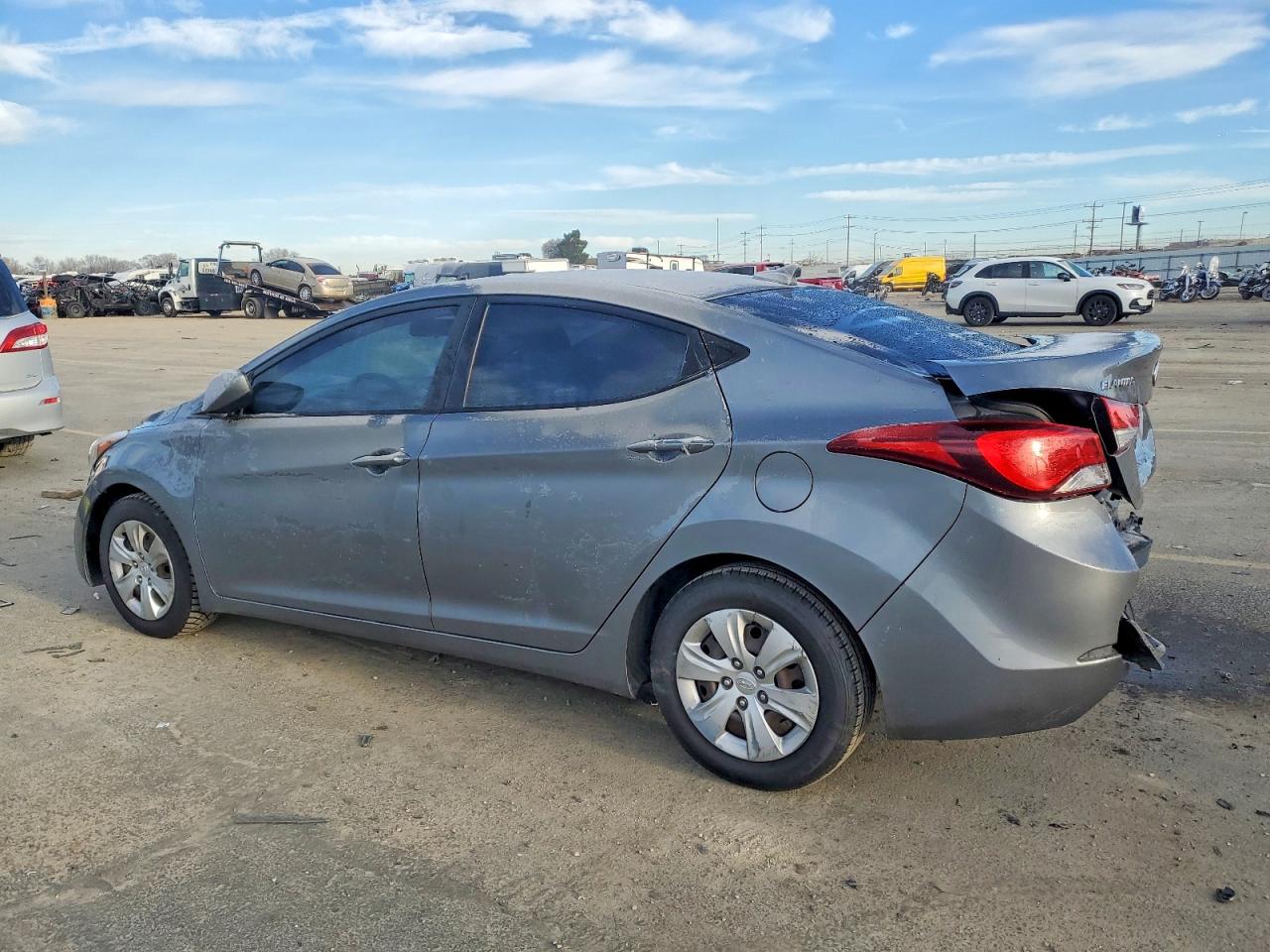 2016 HYUNDAI ELANTRA photo 2