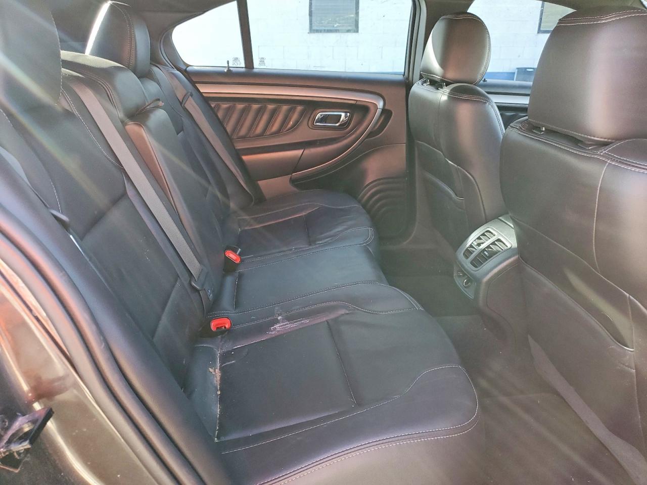2018 FORD TAURUS SEL photo 10