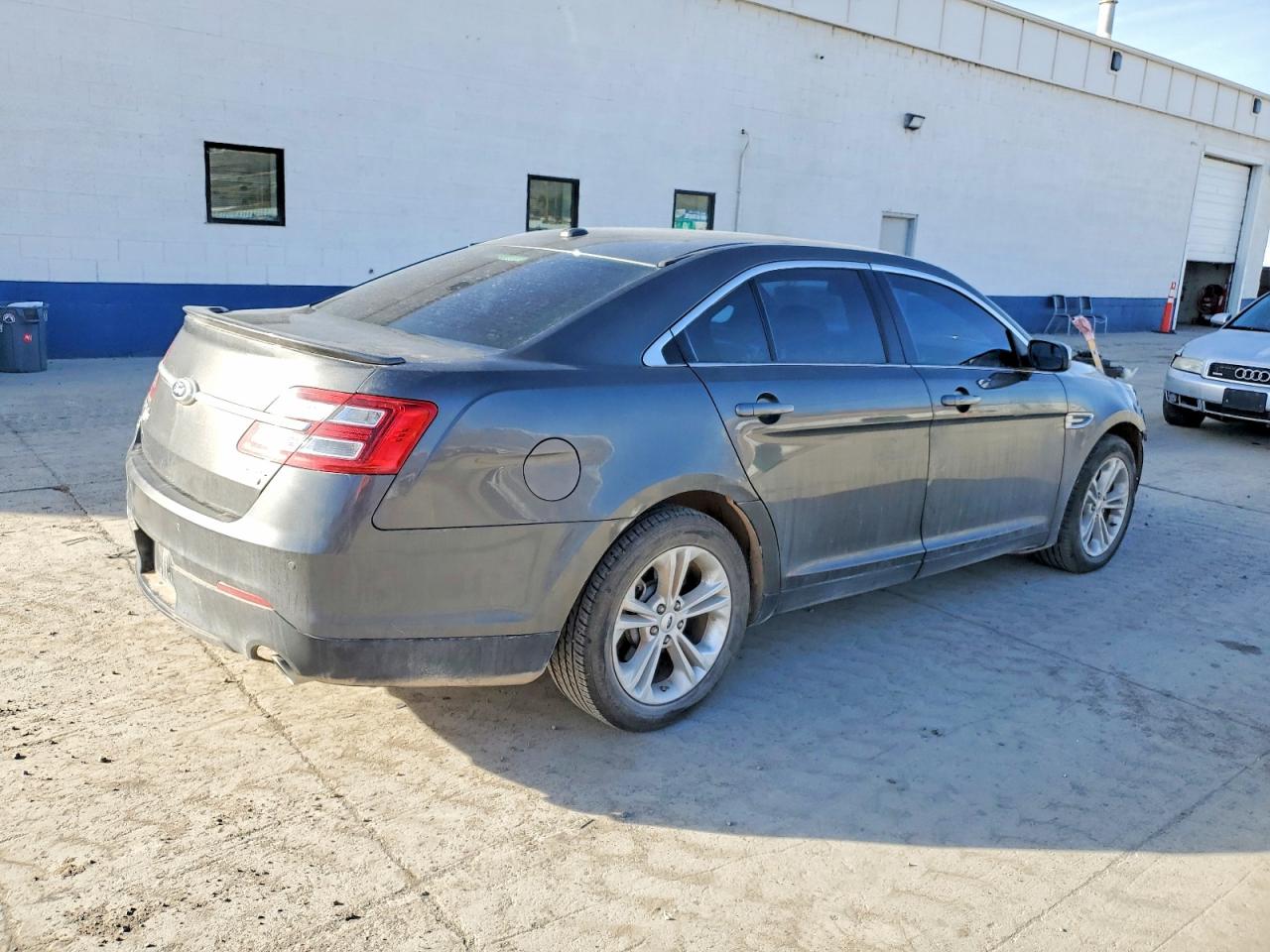 2018 FORD TAURUS SEL photo 3