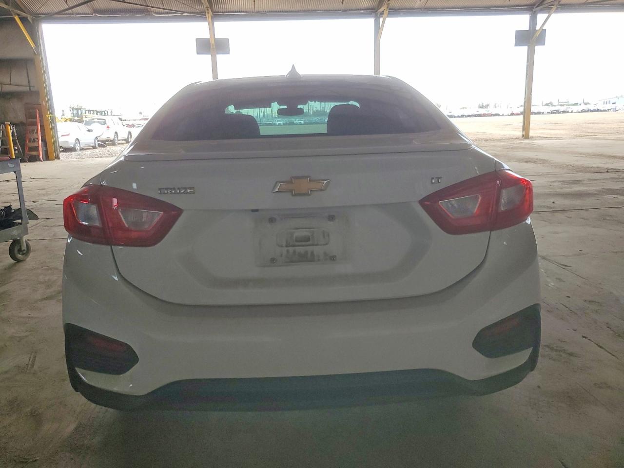 2017 CHEVROLET CRUZE LT photo 6
