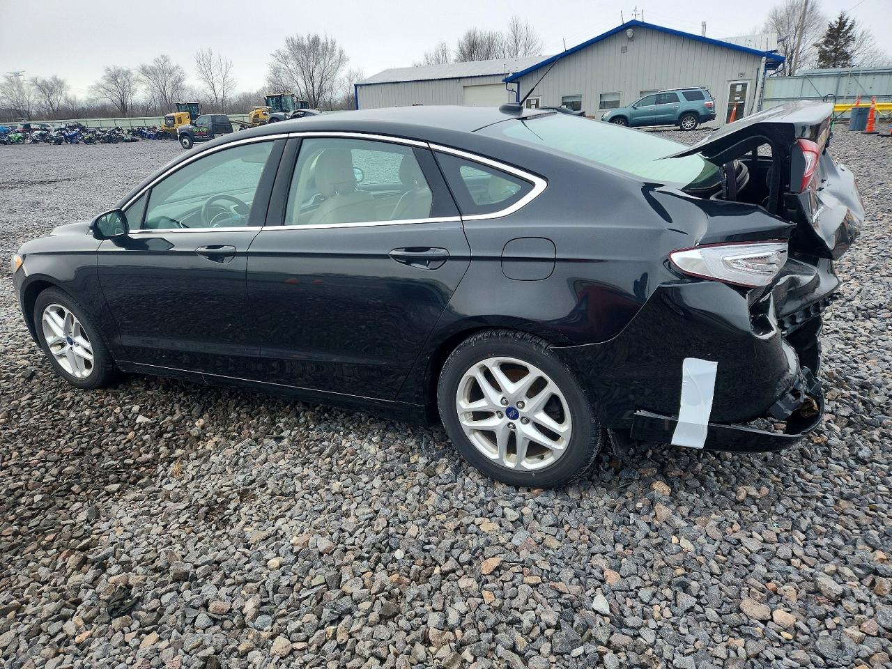 2014 FORD FUSION SE photo 2