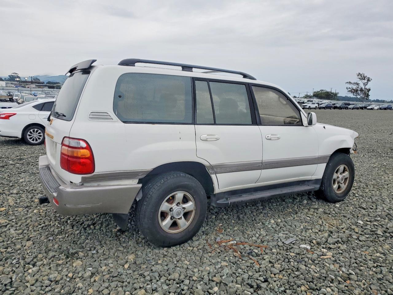 1998 TOYOTA LAND CRUISER photo 3