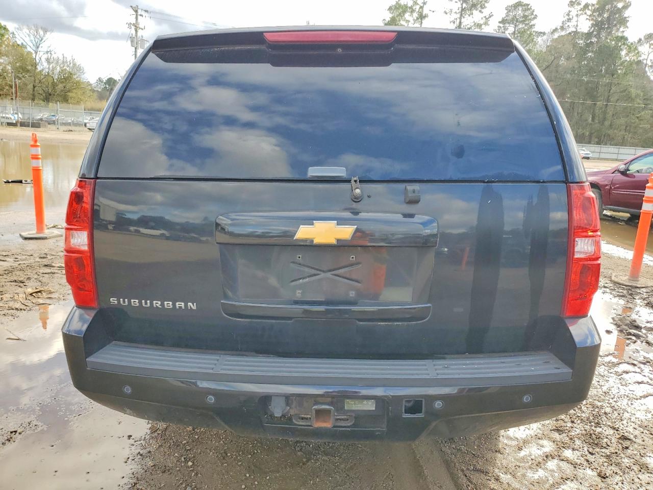 2013 CHEVROLET SUBURBAN C1500 LT photo 6