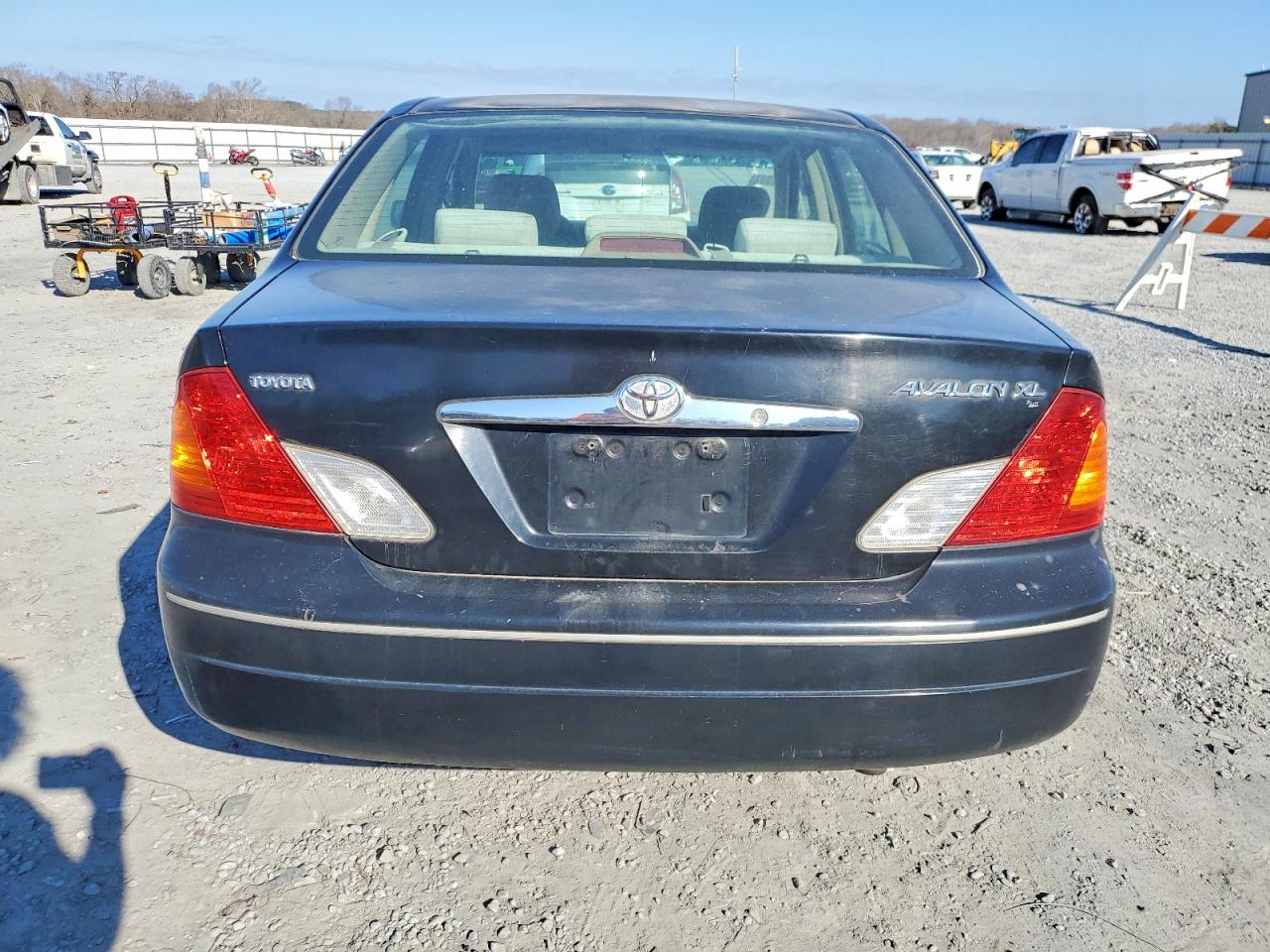 2000 TOYOTA AVALON photo 6