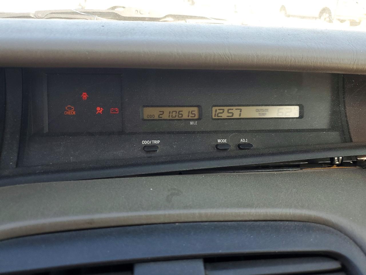 2000 TOYOTA AVALON photo 9