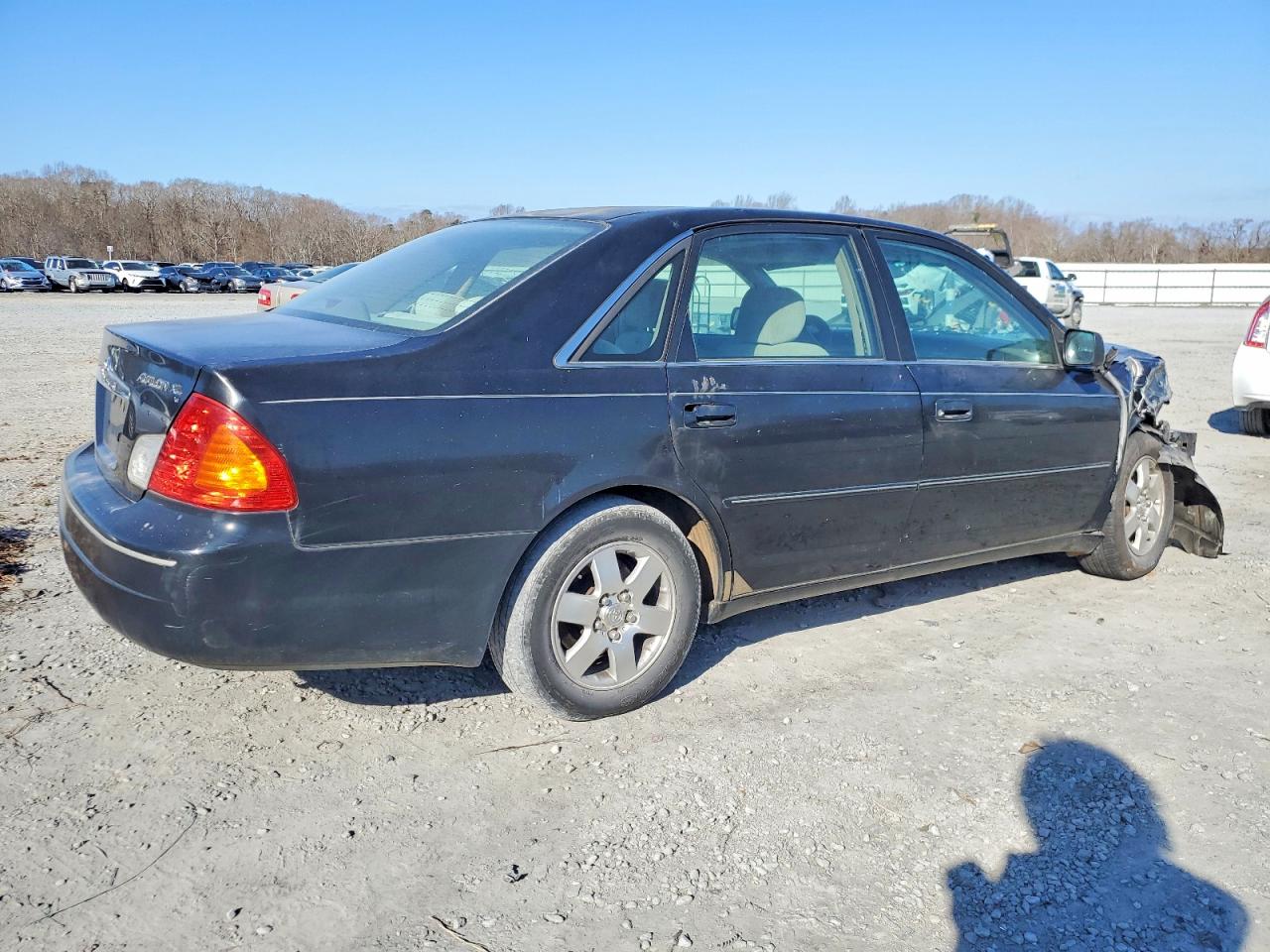 2000 TOYOTA AVALON photo 3