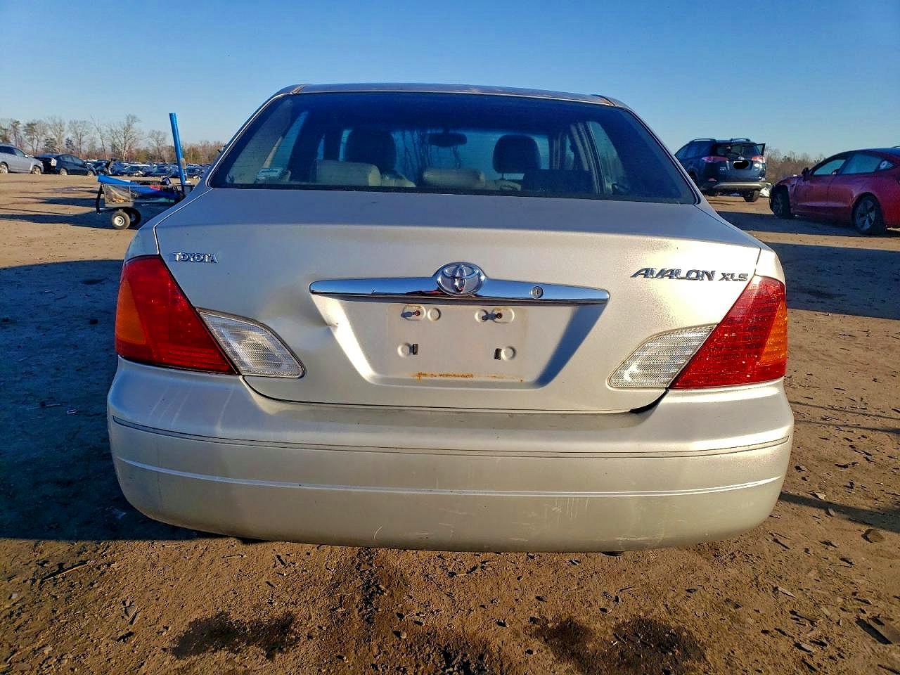 2002 TOYOTA AVALON XL photo 6