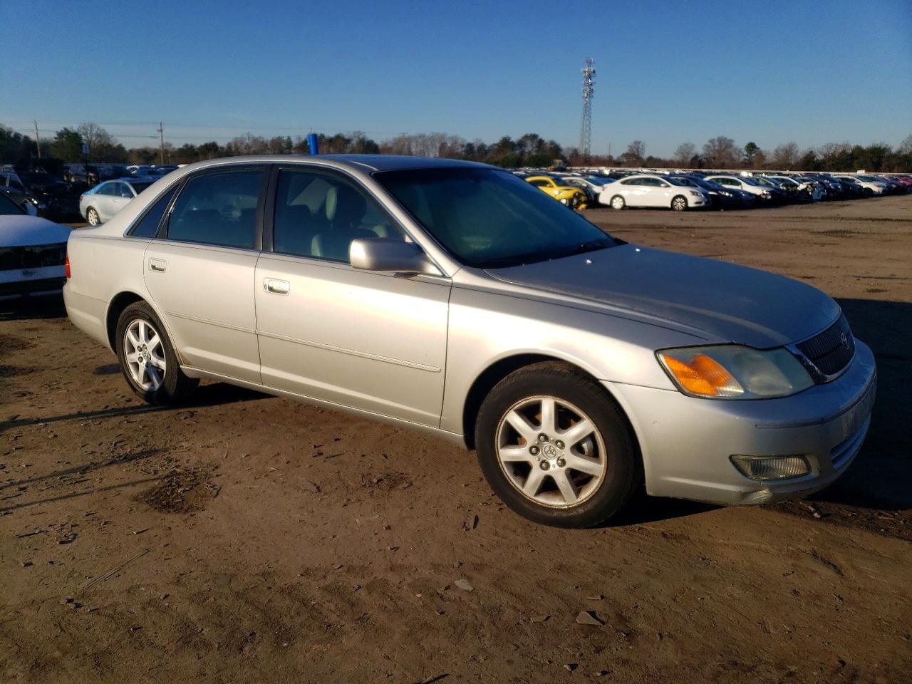 2002 TOYOTA AVALON XL photo 4