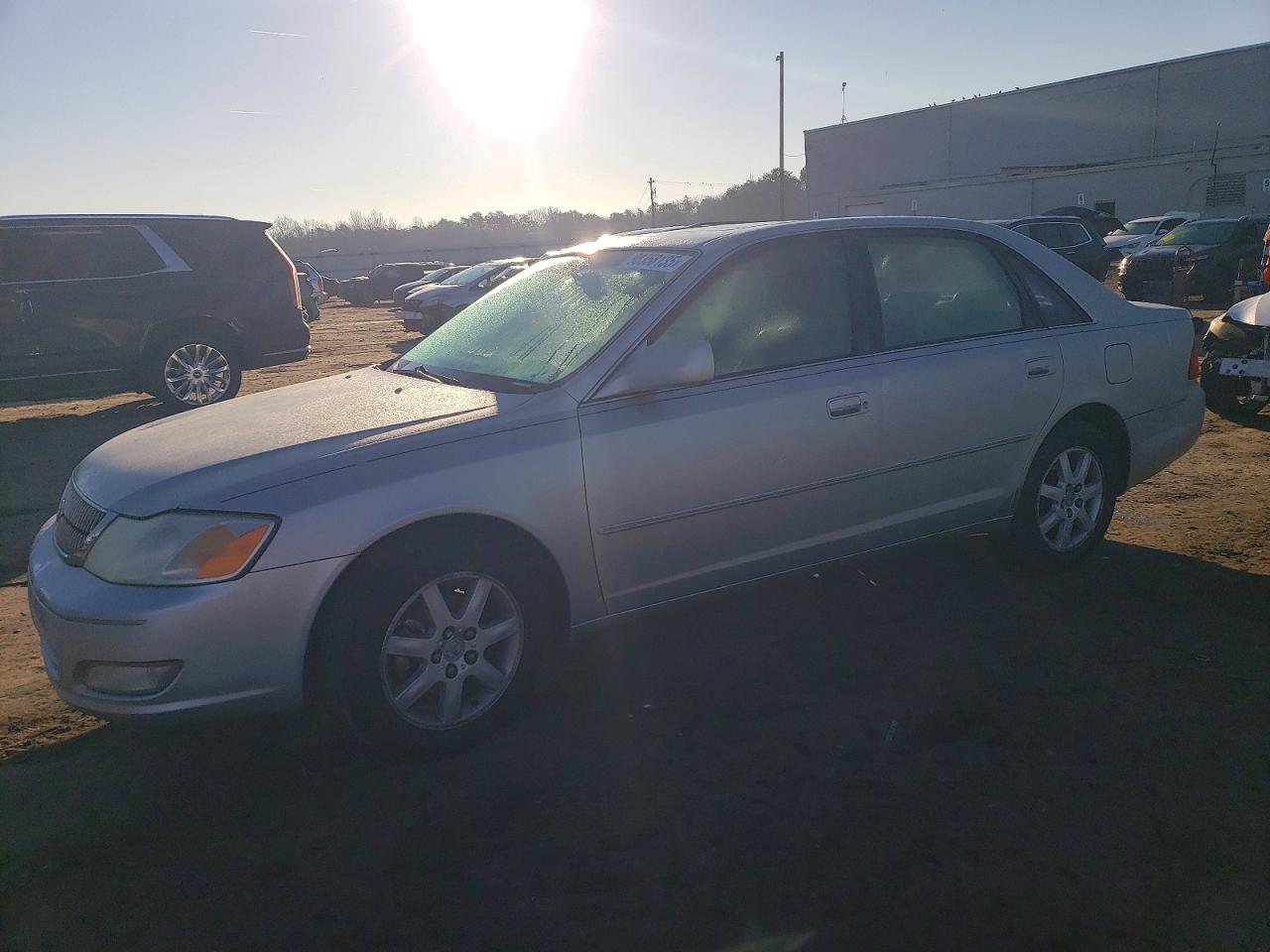 2002 TOYOTA AVALON