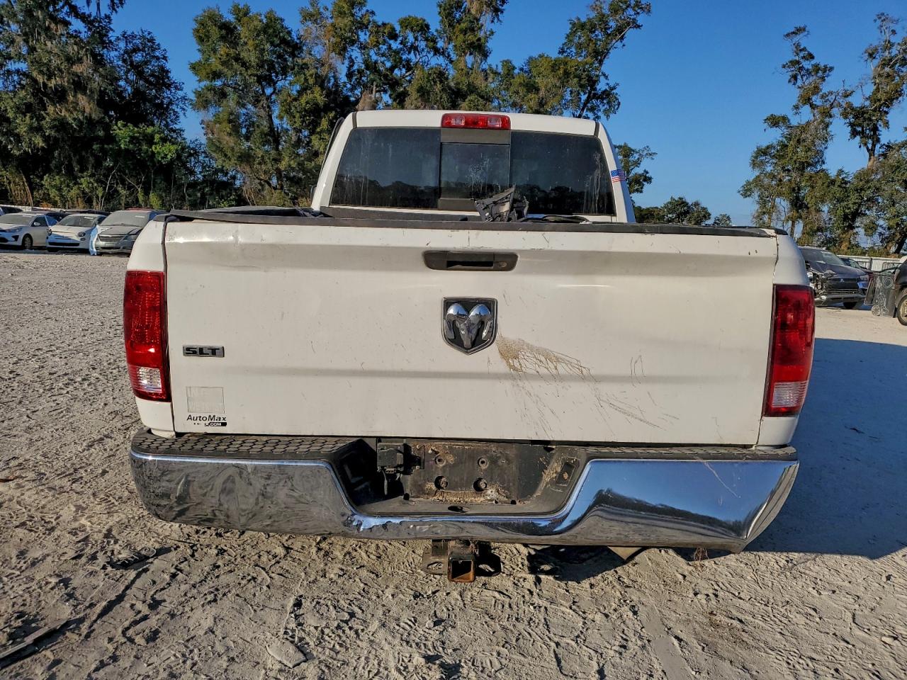 2017 RAM 1500 SLT photo 6
