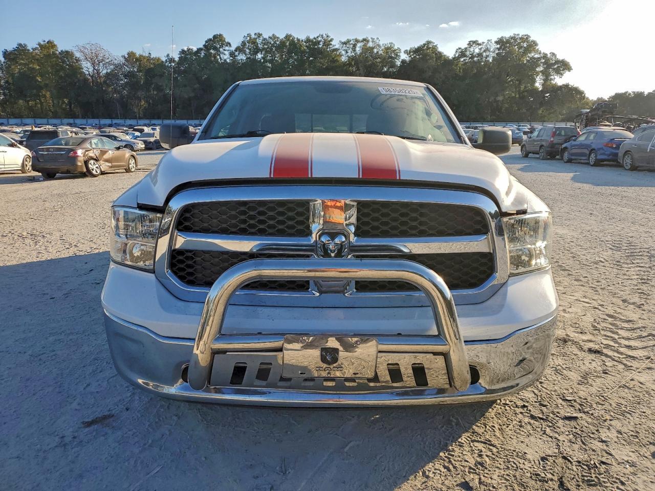 2017 RAM 1500 SLT photo 5