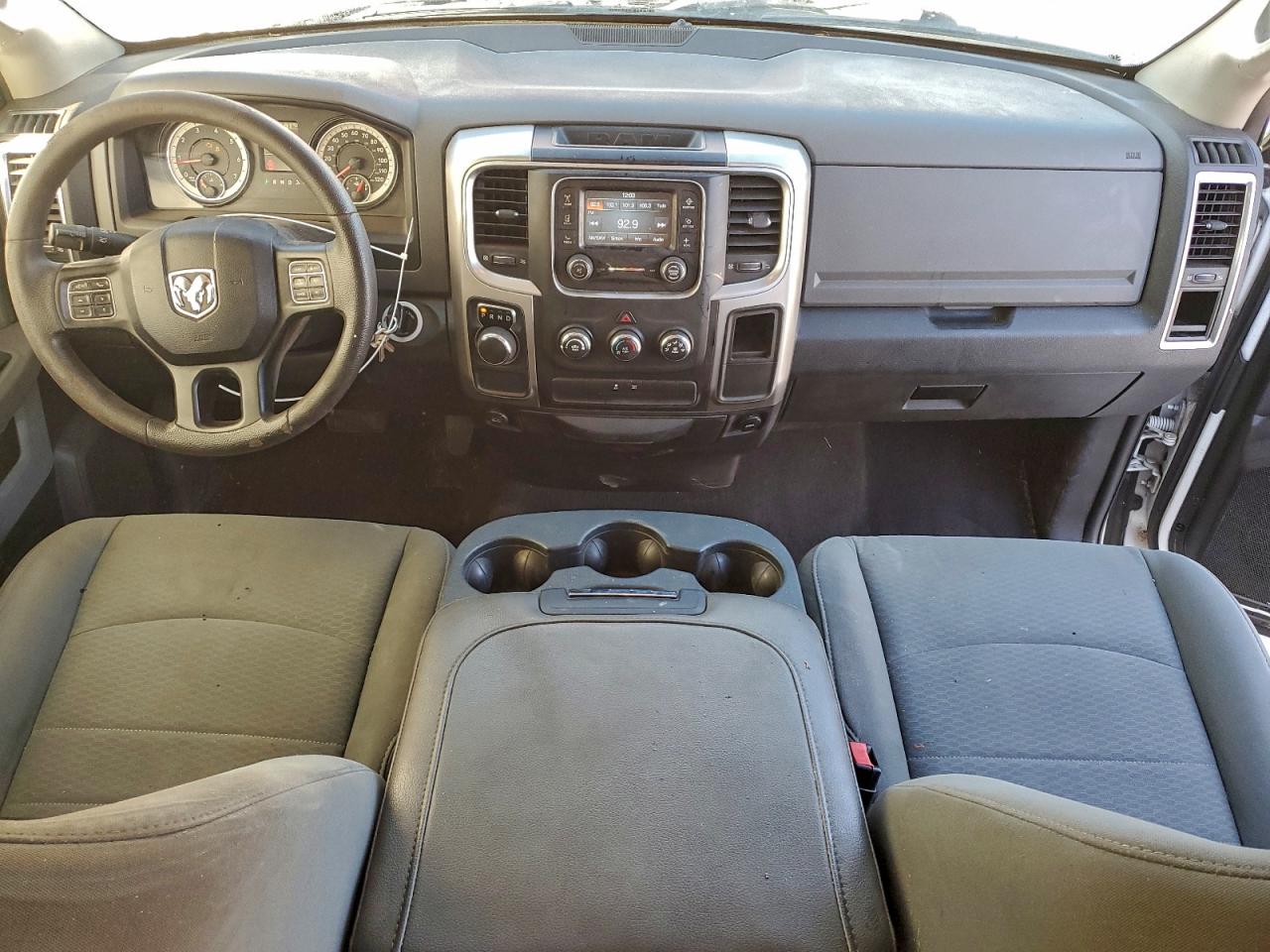 2017 RAM 1500 SLT photo 8