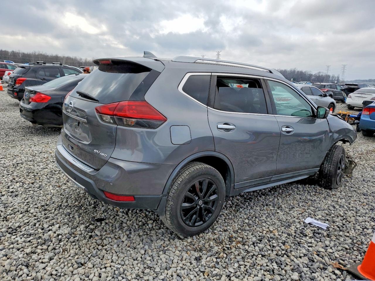 2019 NISSAN ROGUE S photo 3