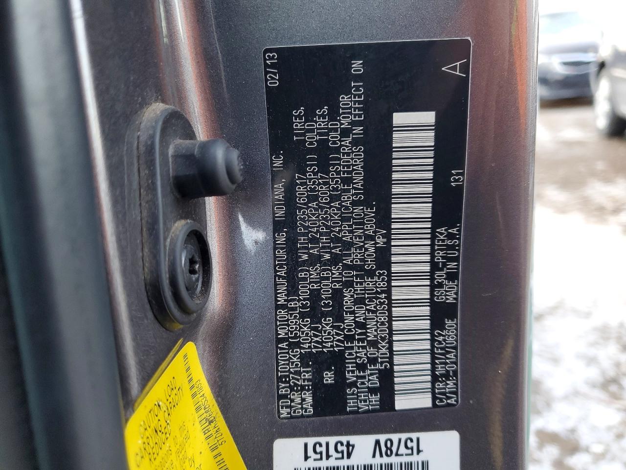2013 TOYOTA SIENNA LE photo 13