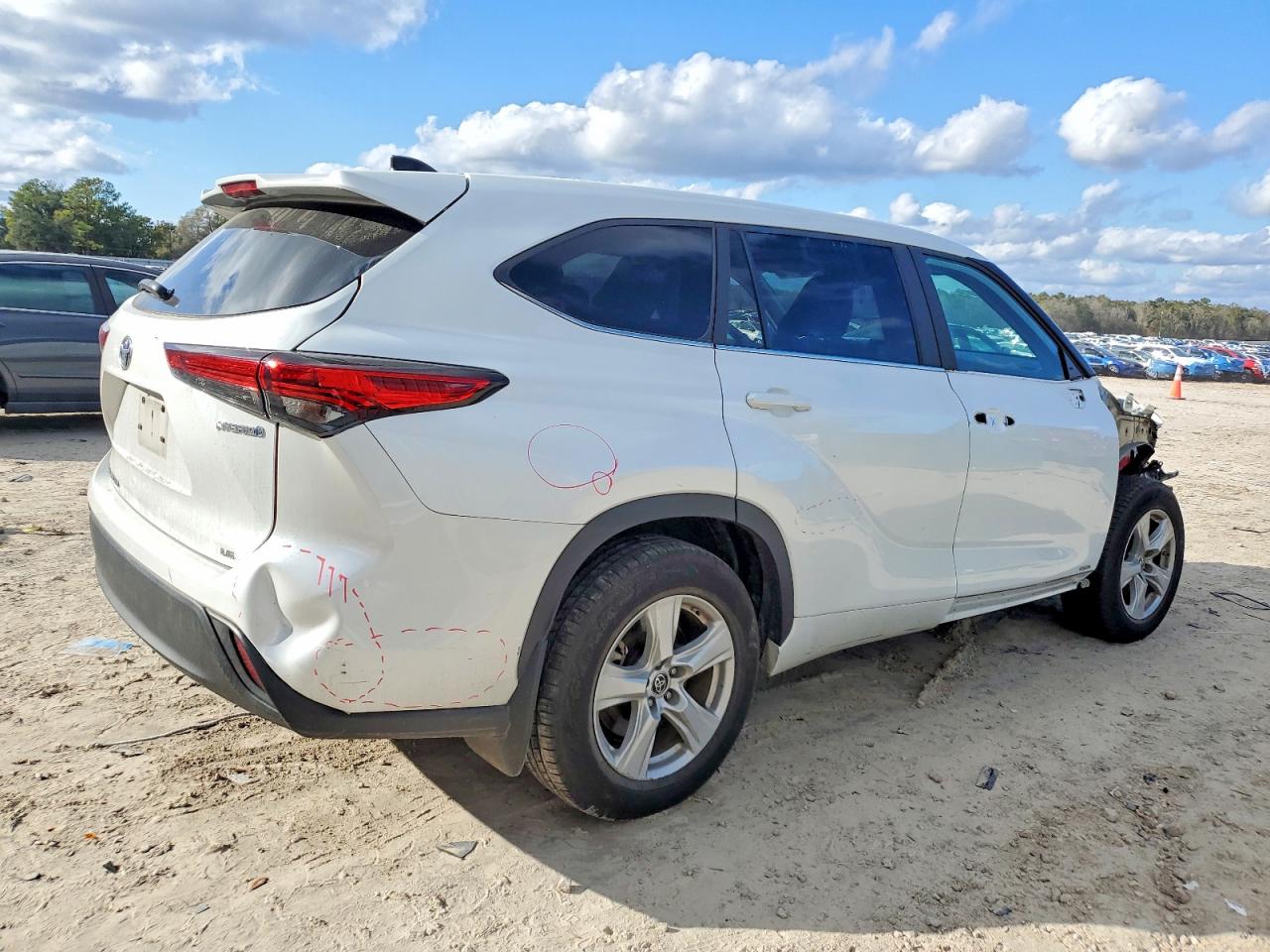 2023 TOYOTA HIGHLANDER HYBRID LE photo 3