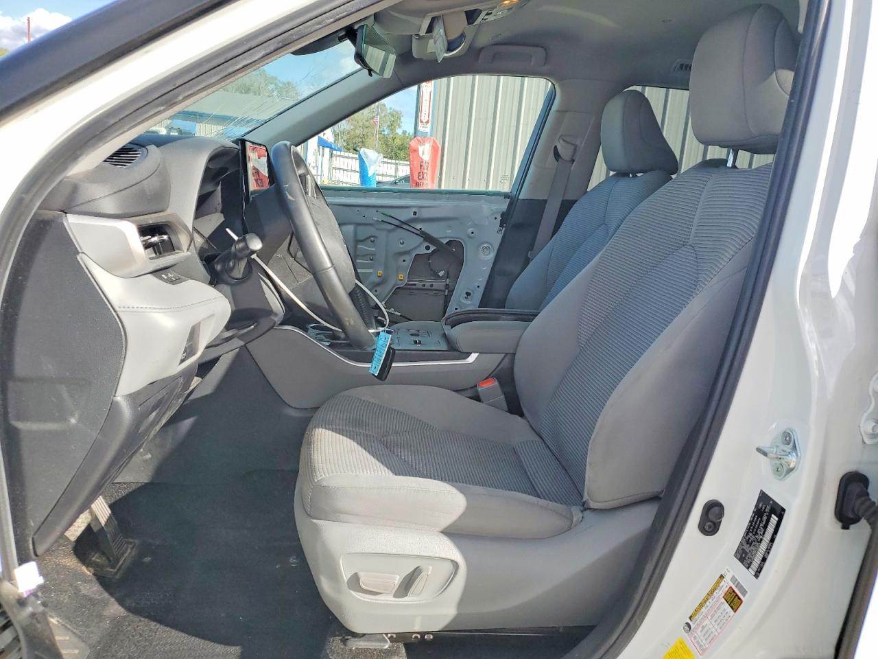 2023 TOYOTA HIGHLANDER HYBRID LE photo 7