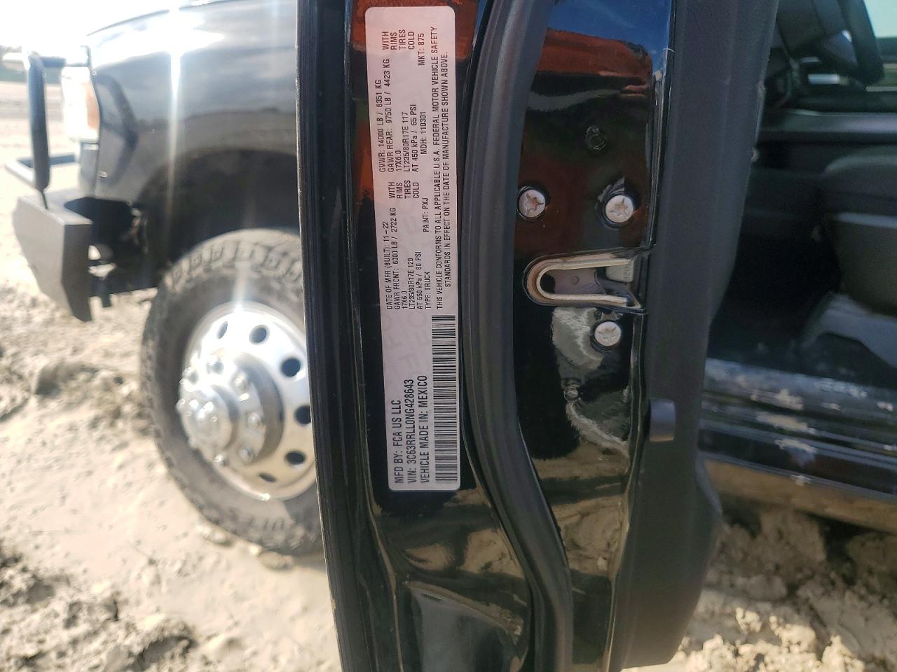 2022 RAM 3500 photo 12
