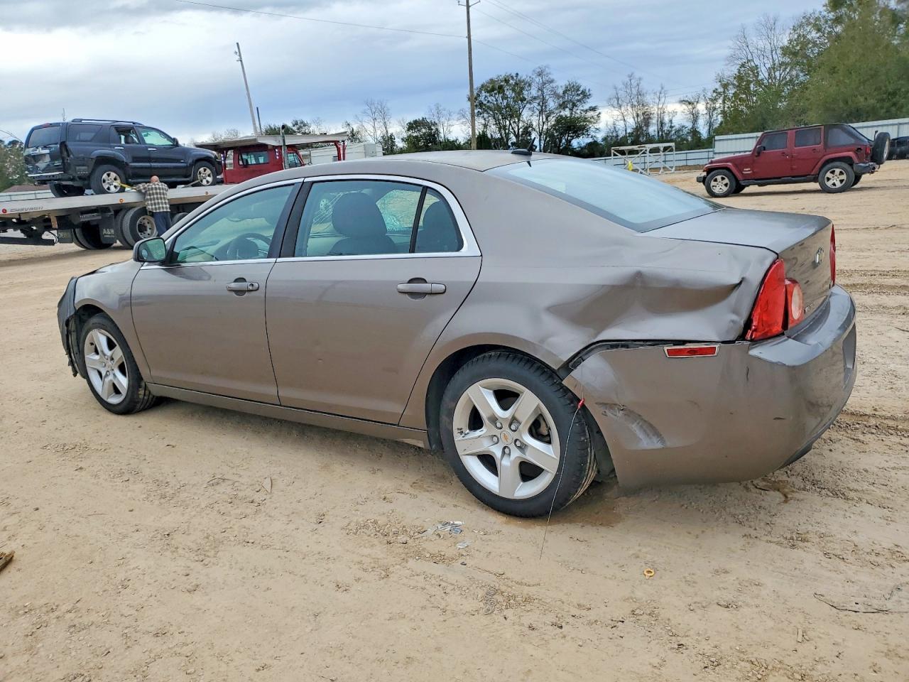 2011 CHEVROLET MALIBU LS photo 2