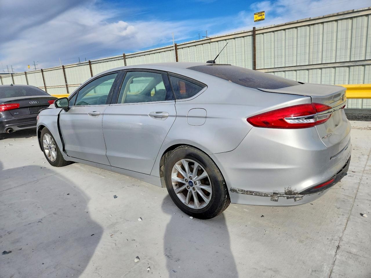 2017 FORD FUSION SE photo 2