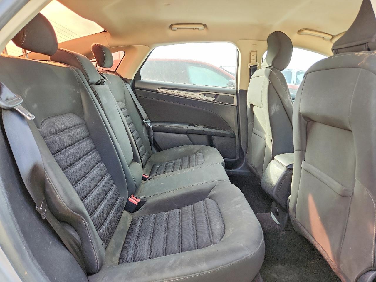 2017 FORD FUSION SE photo 10
