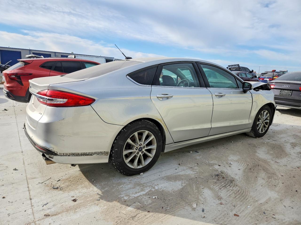 2017 FORD FUSION SE photo 3