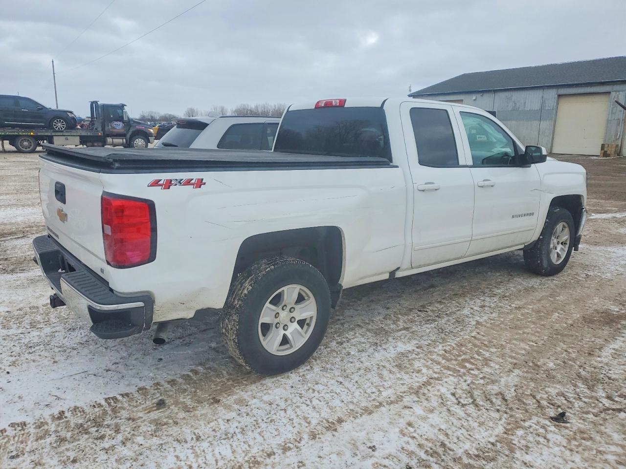 2018 CHEVROLET SILVERADO K1500 LT photo 3