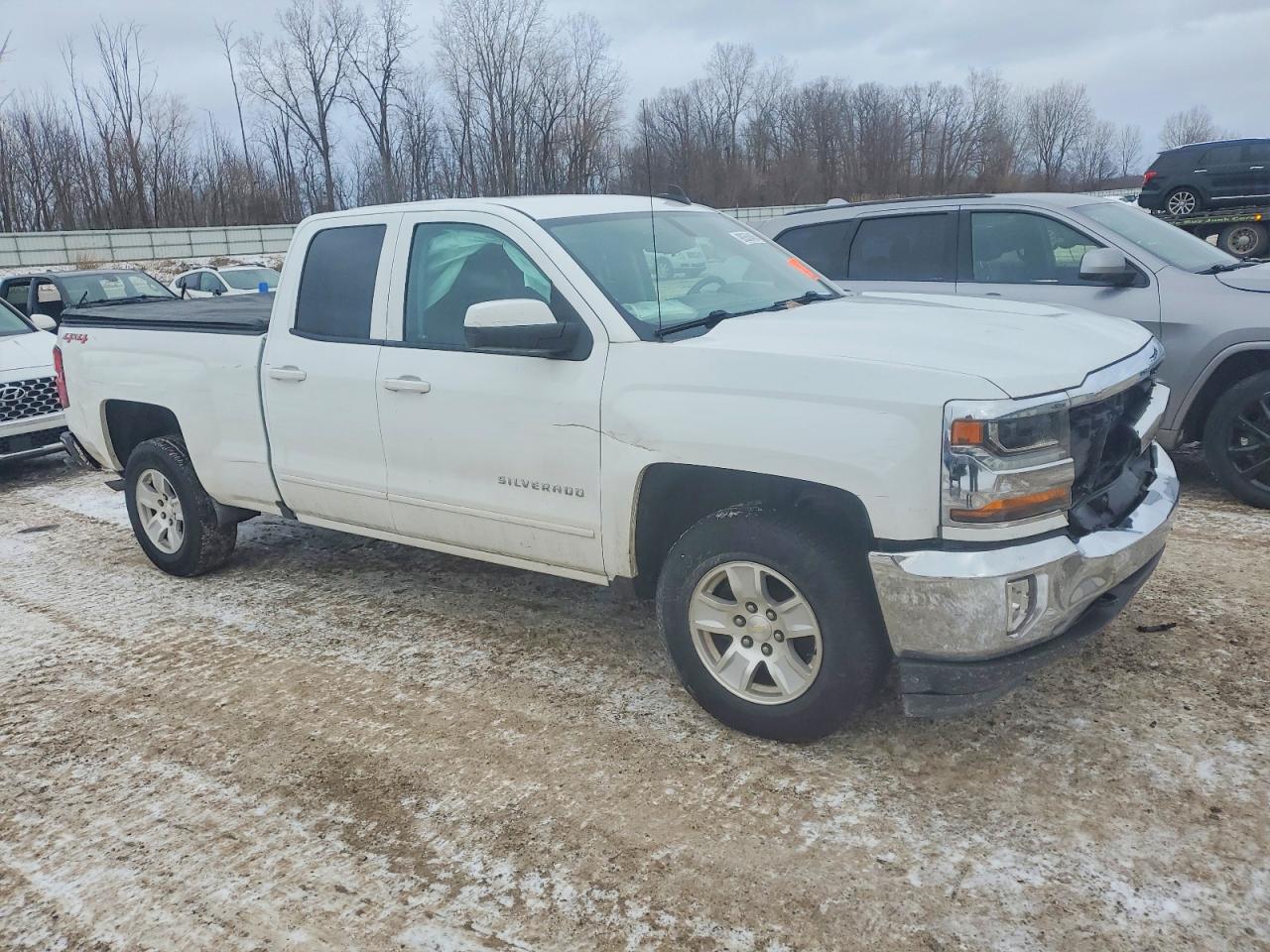 2018 CHEVROLET SILVERADO K1500 LT photo 4