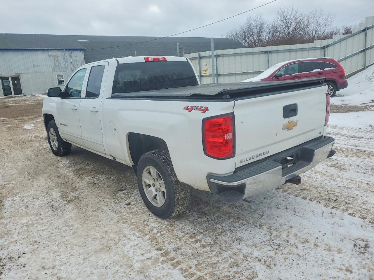 2018 CHEVROLET SILVERADO K1500 LT photo 2