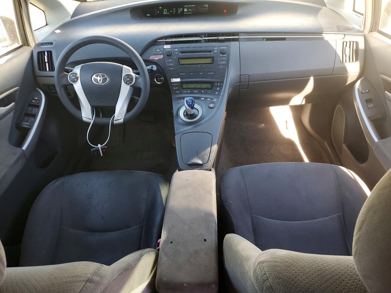 2010 TOYOTA PRIUS photo 8
