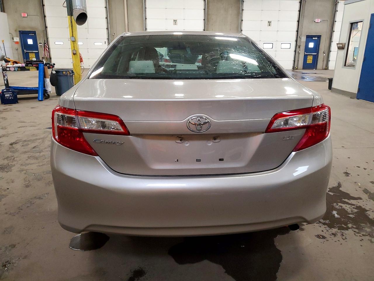 2013 TOYOTA CAMRY L photo 6