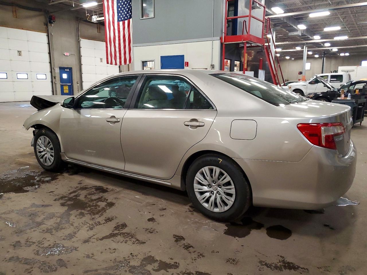 2013 TOYOTA CAMRY L photo 2
