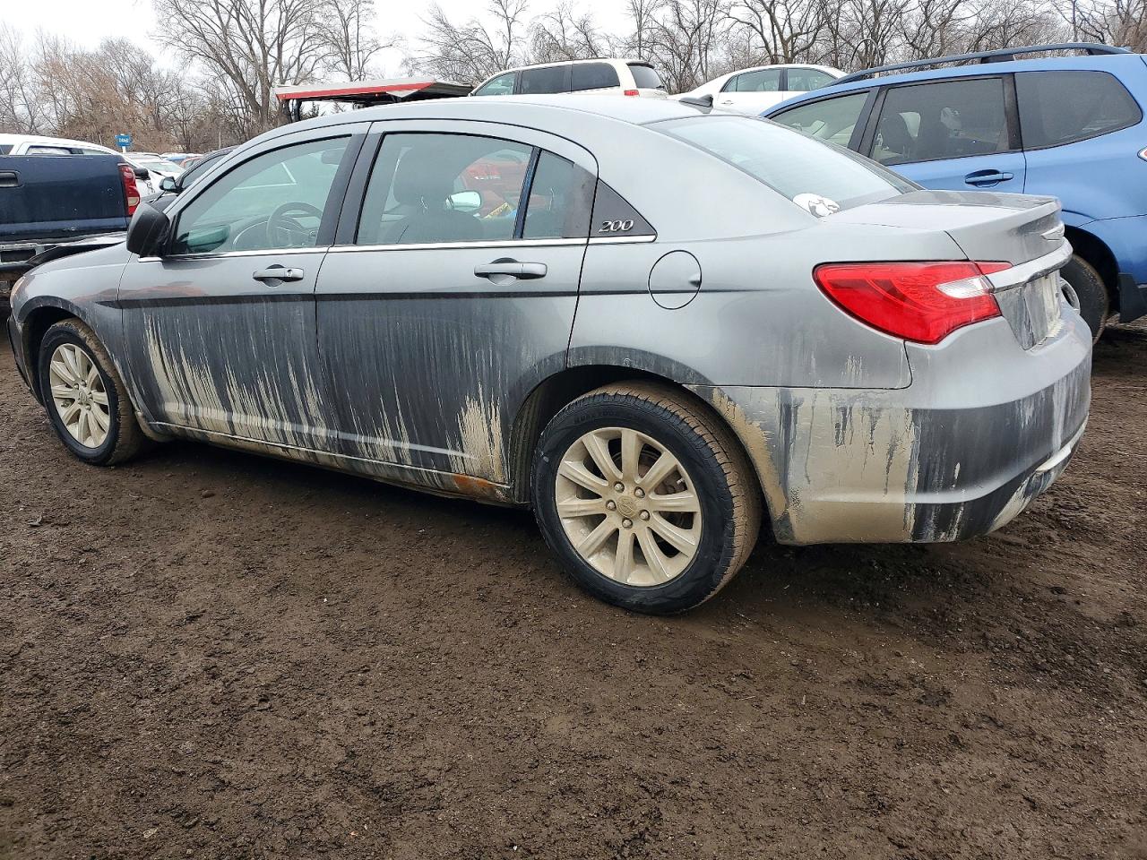 2013 CHRYSLER 200 TOURING photo 2