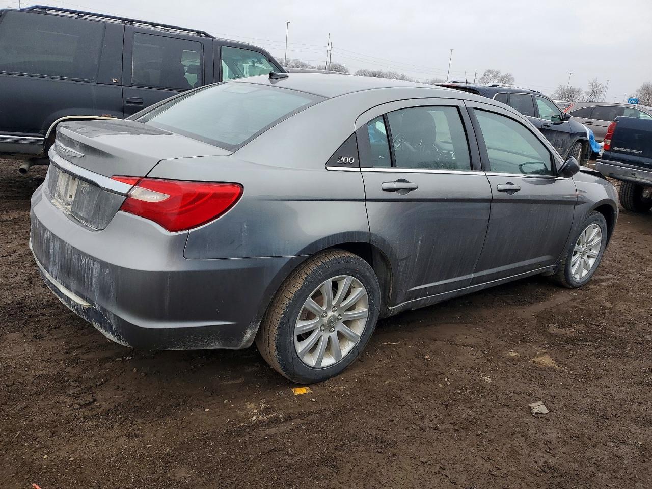 2013 CHRYSLER 200 TOURING photo 3
