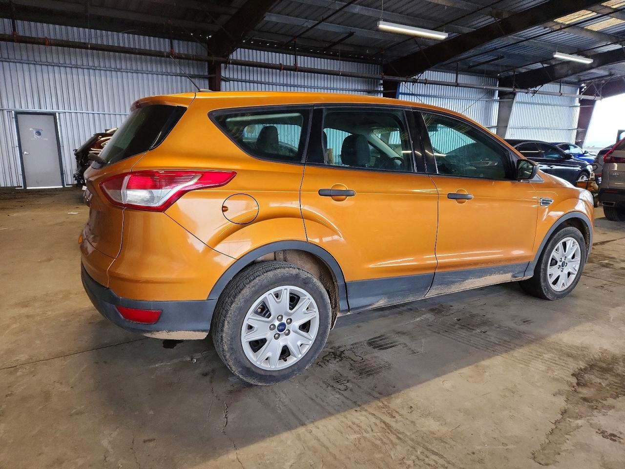2016 FORD ESCAPE S photo 3