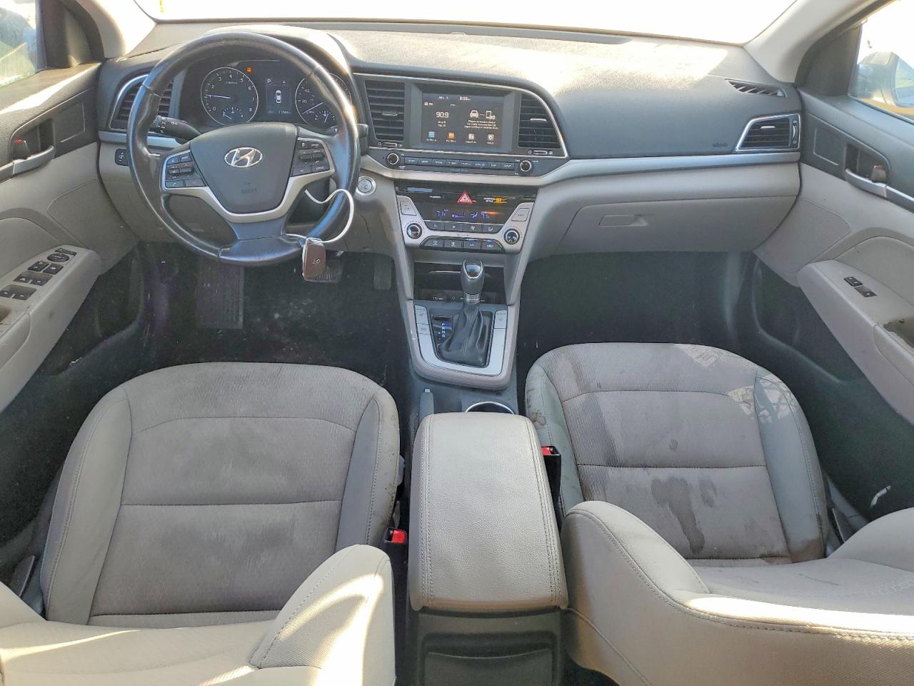 2017 HYUNDAI ELANTRA SE photo 8