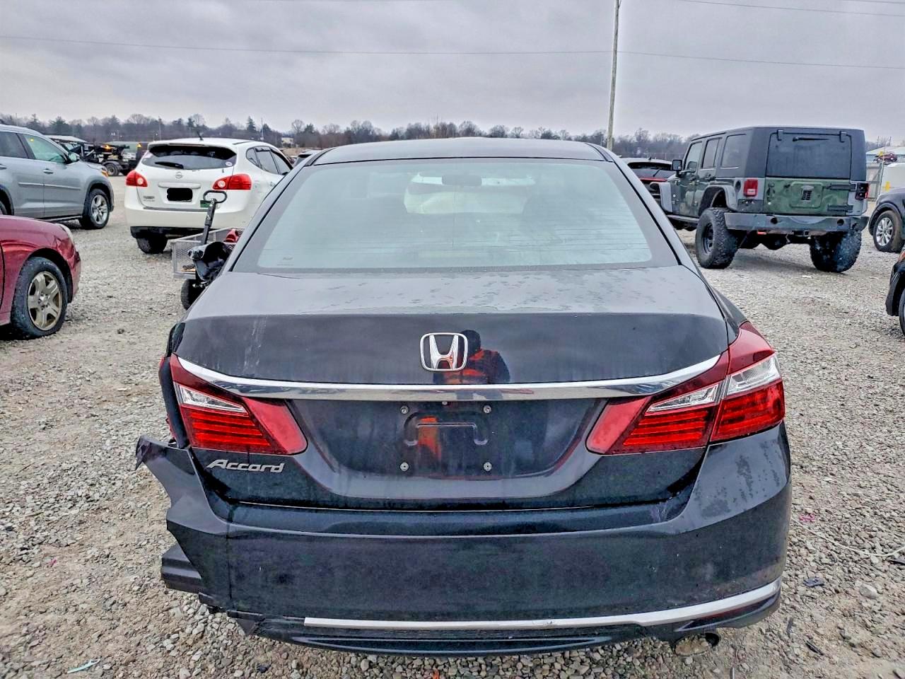 2016 HONDA ACCORD LX photo 6