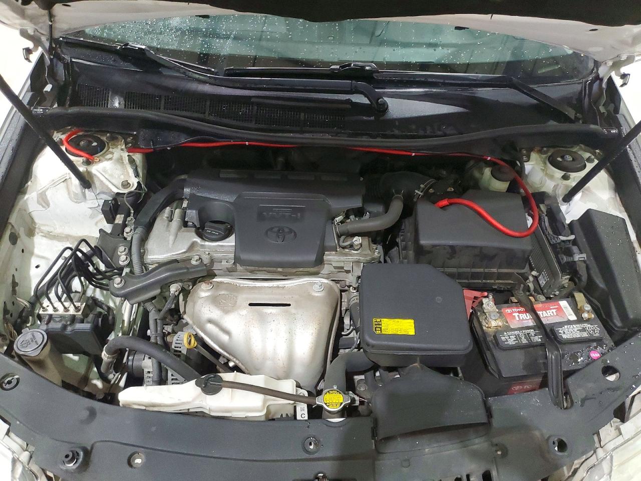 2014 TOYOTA CAMRY L photo 11