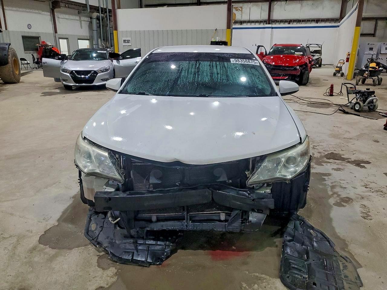 2014 TOYOTA CAMRY L photo 5
